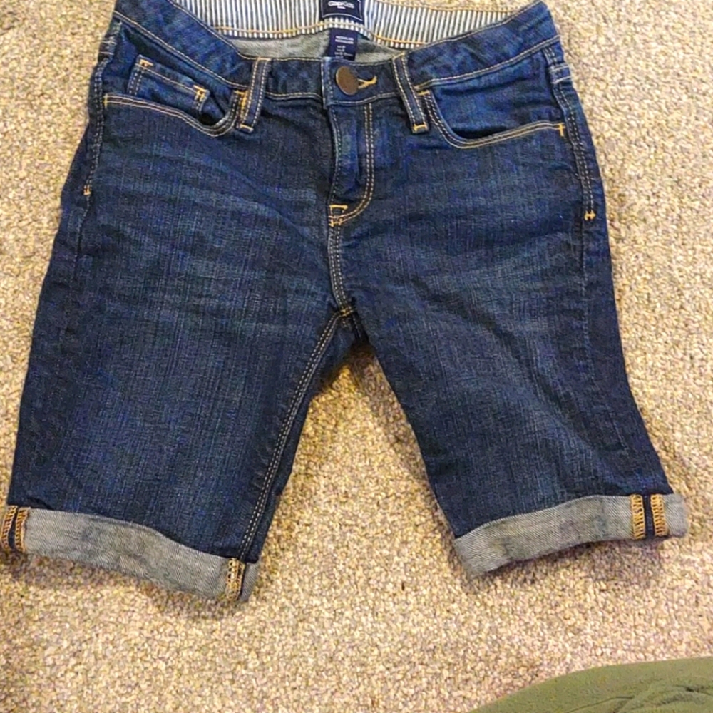 ⭐4/$16.Gap Kids cuffed denim shorts 8
